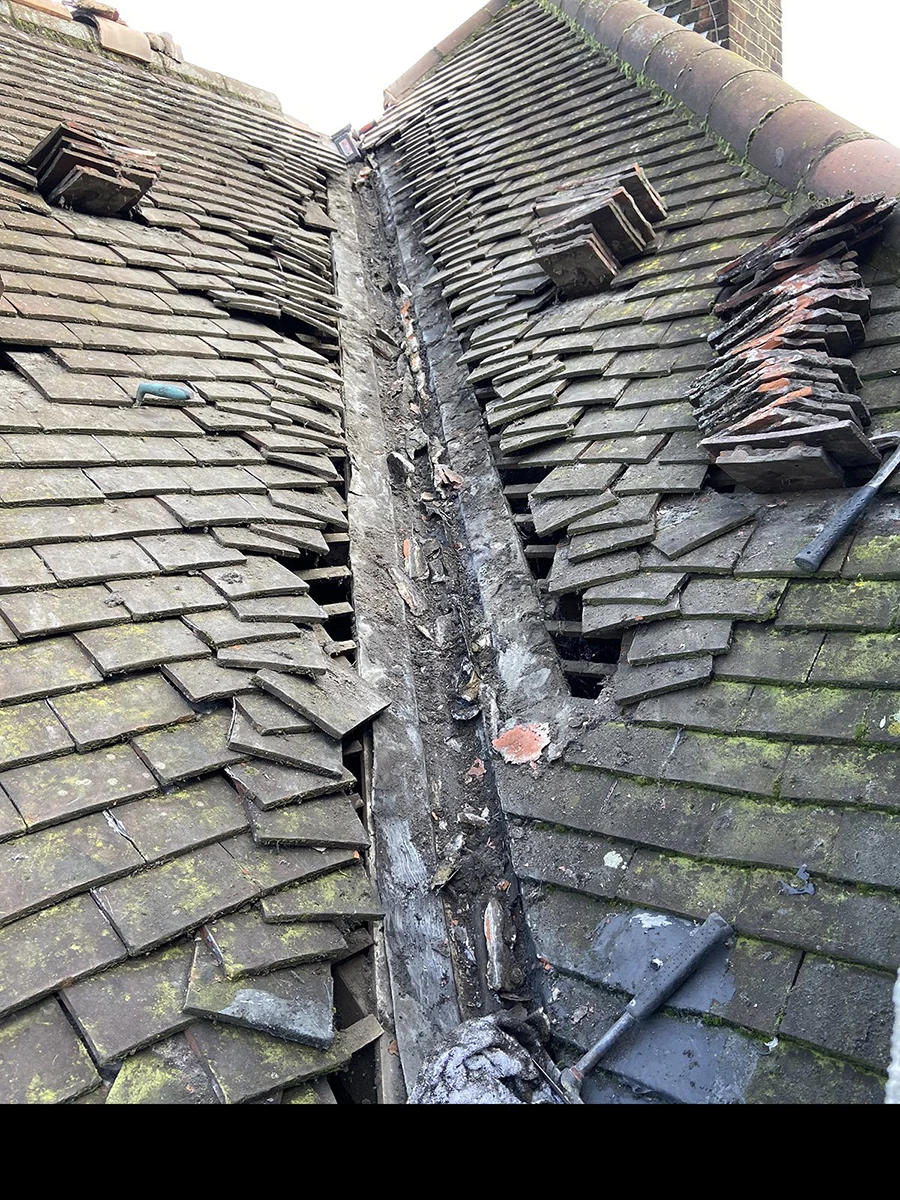 Roof valley before repair