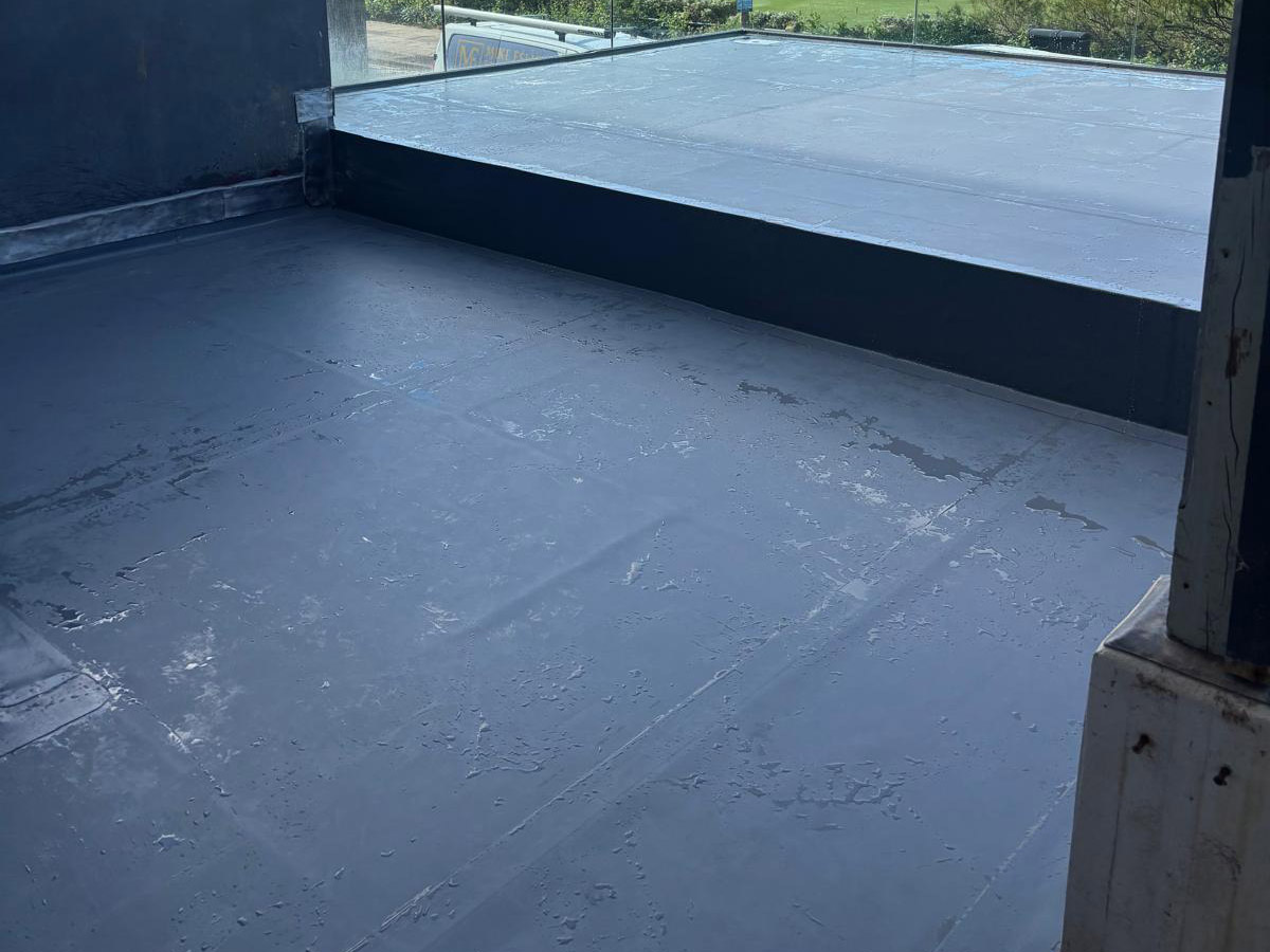 Single-ply PVC roof